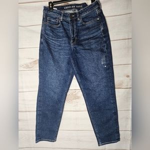 American Eagle Super High-Ruse Mom Jean
